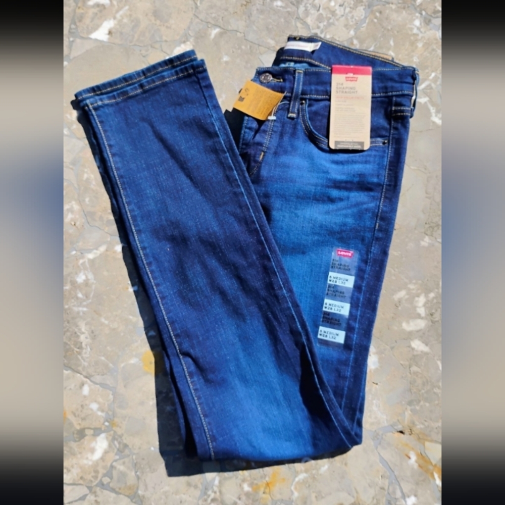 Women's Levi jeans size 6